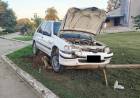 Accidente de tránsito en Ruta 158: un auto impactó contra una columna tras reventarse una cubierta