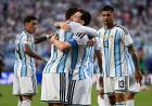 Argentina inició su camino mundialista con una contundente victoria ante Argelia