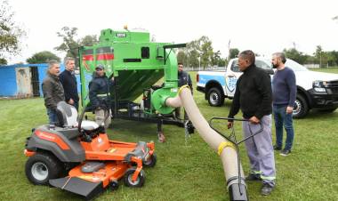 Bernarte presentó nuevas maquinarias y un vehículo para distintas dependencias municipales