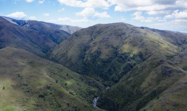 Incendios: prohíben el ingreso a los cerros Champaquí, Uritorco y Los Gigantes