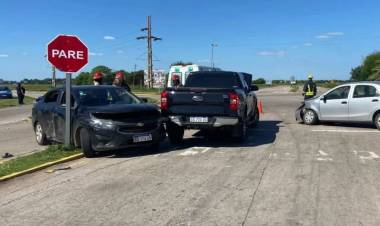 Accidente múltiple en el cruce de rutas 1 y 17