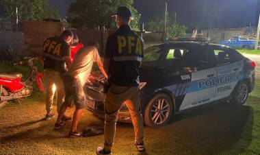 Detienen a un hombre con pedido de captura y a 2 por tenencia de estupefacientes 