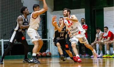 Con el pie izquierdo 