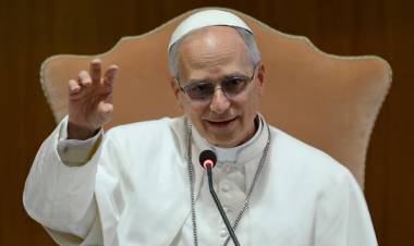 Inspirado en su antecesor, León XIV explicó la elección de su nombre y presentó su plan pastoral.