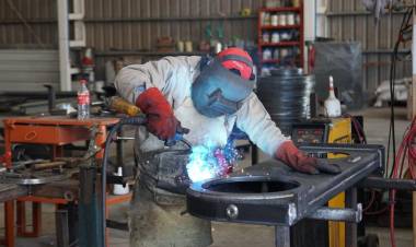 La Provincia abrió la convocatoria a los Premios Día de la Industria 2025
