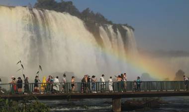 Más de 1,4 millones de turistas viajaron por el país durante el fin de semana largo