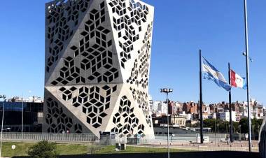 Llaryora no reabrirá la paritaria ni cederá al ajuste previsional, pese al pedido gremial