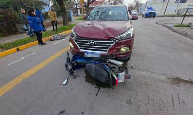 Motociclista sufrió graves lesiones tras un choque con una camioneta