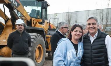 Llaryora inauguró la obra de desagües pluviales en barrio Parque de San Francisco