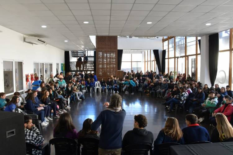 Se lanzó en San Francisco el programa "Foros Estudiantiles Regionales" del Ministerio de Educación