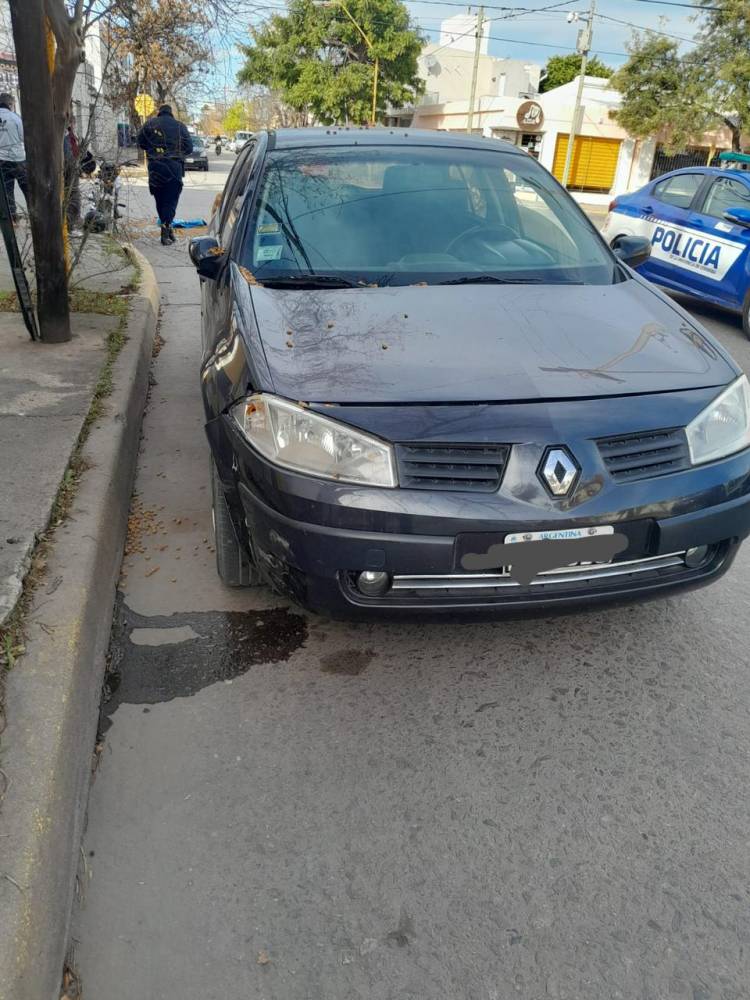 Chocaron un auto y una moto en Belgrano y Garibaldi