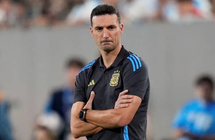 Comebol suspendió a Lionel Scaloni y no podrá dirigir ante Perú