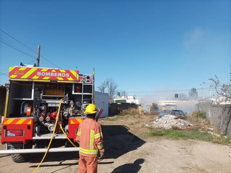 Intensa mañana de martes para los bomberos de la ciudad