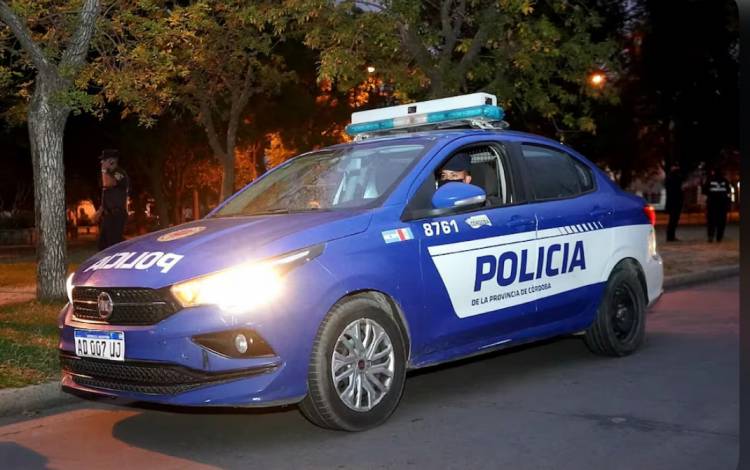 Recuperan elementos robados en supermercado y detienen a malhechores   