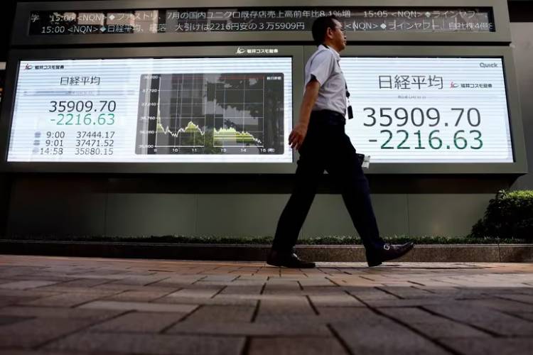 Derrumbe en las bolsas de todo el mundo: las tecnológicas lideran el lunes negro en Wall Street