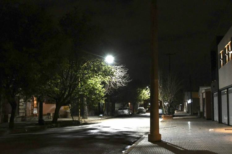 Microcentro sur: Continúa el reemplazo de luces de vapor de sodio por luminarias LED