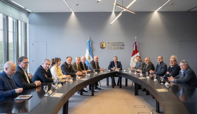 Llaryora se reunió con el G 6 y entidades agropecuarias y les anunció que Córdoba adherirá al RIGI