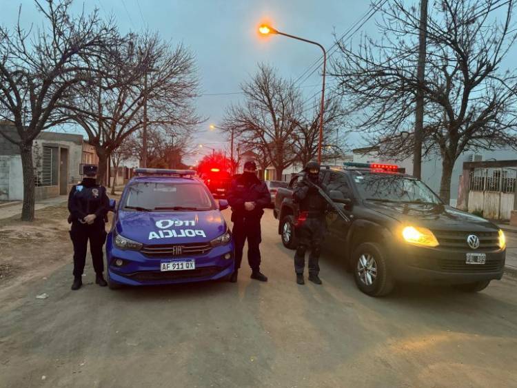 Arroyito: tres hermanos detenidos por comercializar cocaína y marihuana