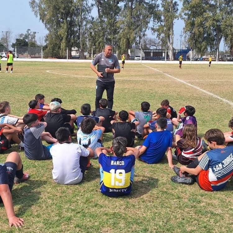 Porteña: Racing Club de Avellaneda realizó prueba de jugadores de la región 