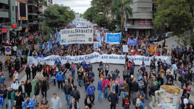 Gremios universitarios lanzaron un paro nacional tras la confirmación del veto de Milei