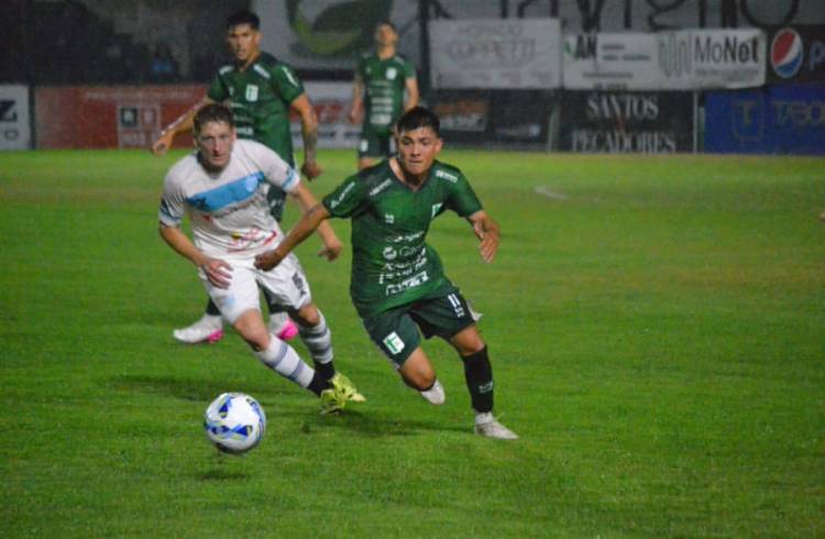 Sportivo busca pegar primero