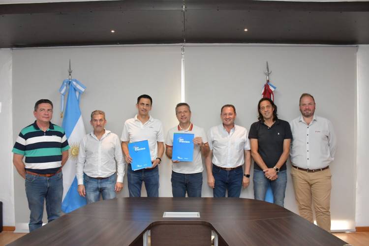 Se firmó el convenio con AKRON por el dron fumigador