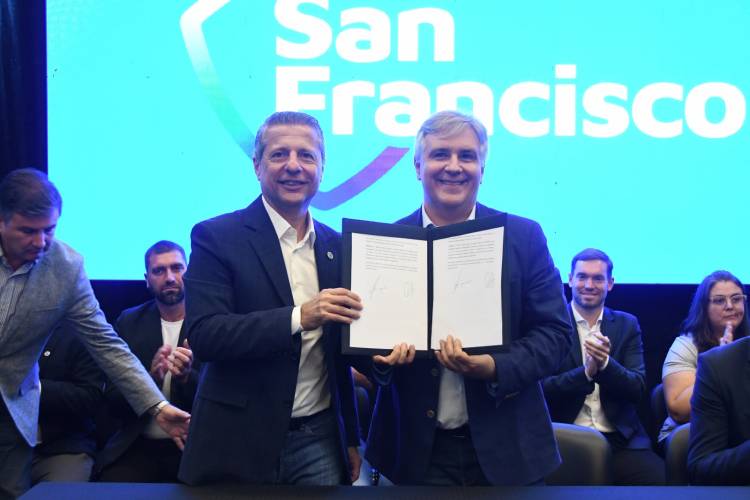 Llaryora en San Francisco: el gobernador realizó anuncios y entregó créditos, aportes, y certificados a vecinos e instituciones 