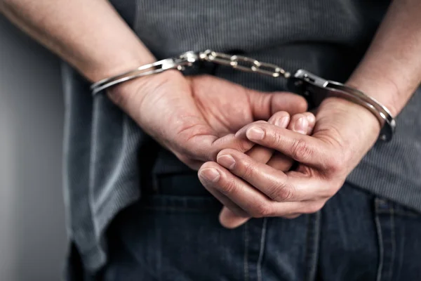 En operativo de control detienen a sujeto con droga que tenía pedido de captura 