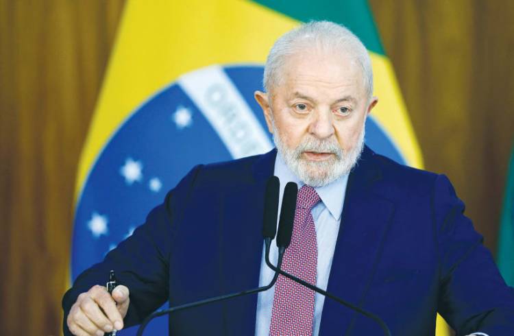 Brasil prohibió el uso de celulares en las escuelas