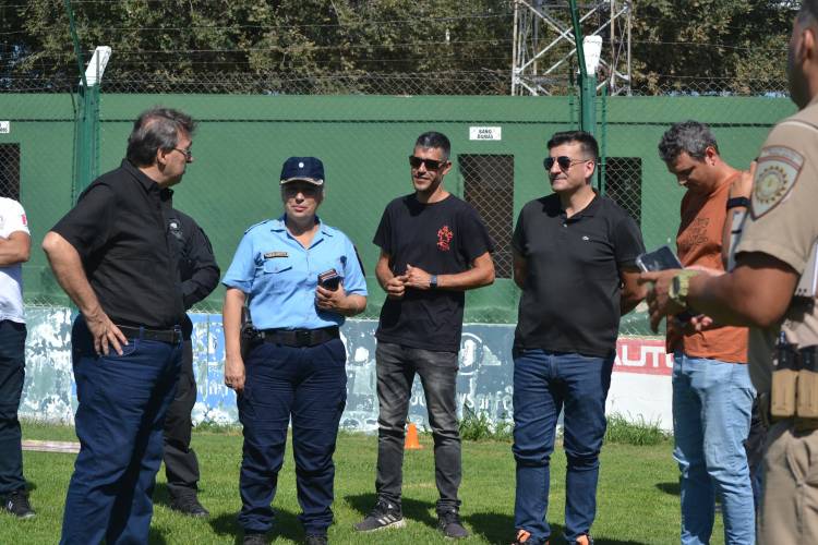 El J.P. Francia se prepara para recibir mañana la final del Regional Amateur