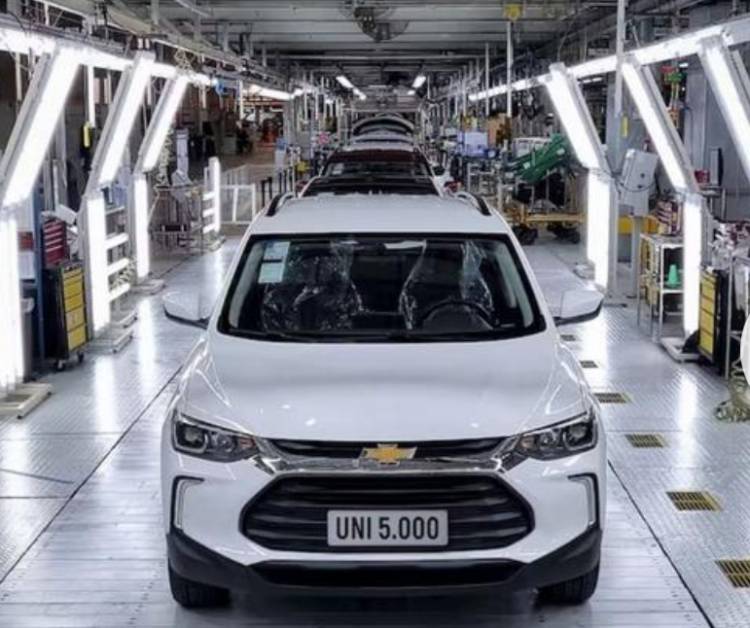 General Motors desvinculó a 309 empleados en Alvear y ya son 500 en un año