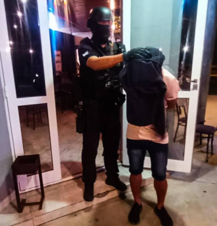 Dos detenidos por venta de cocaína y marihuana en un kiosco y un bar de Porteña