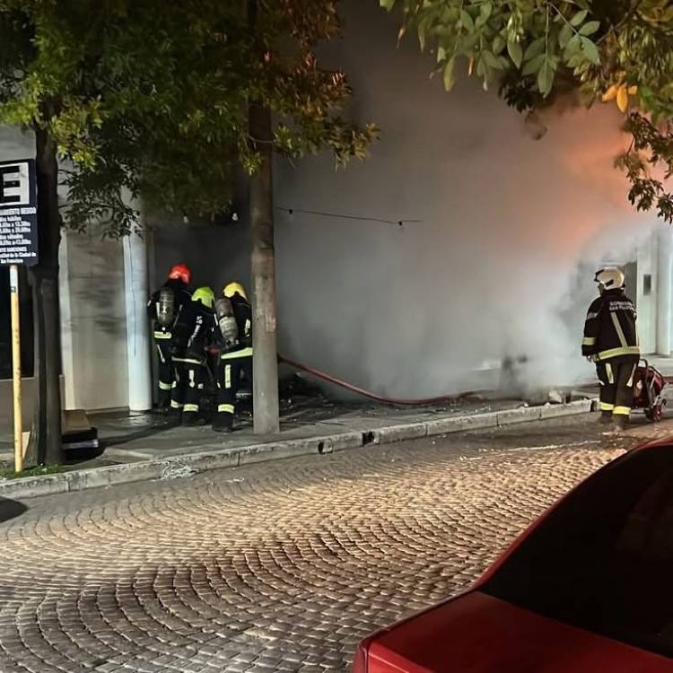 Incendio en perfumería céntrica con importantes daños materiales 
