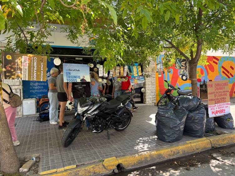 Jubilados y pensionados de la ciudad reclaman por una “vejez digna” 