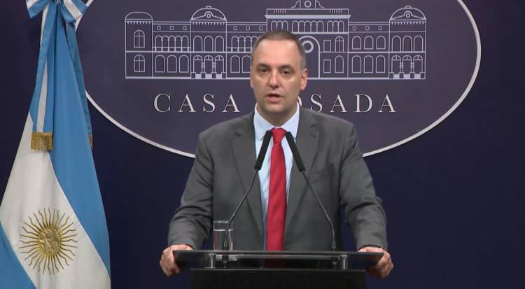 El Gobierno pidió desclasificar los archivos de la SIDE vinculados a la dictadura militar