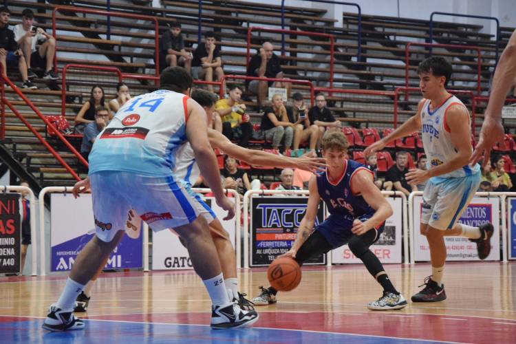 El Ceibo dejó el invicto en casa