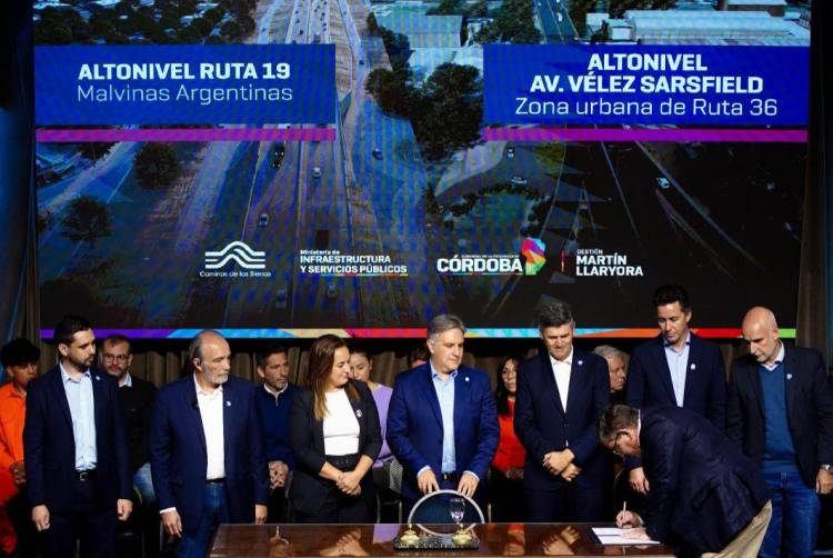 Llaryora firmó contratos para la construcción de dos viaductos, prometen 350 empleos directos