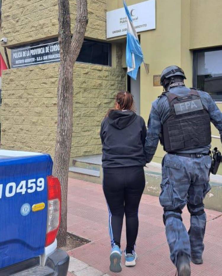 Madre e hijastra detenidas por comercializar cocaína en Arroyito