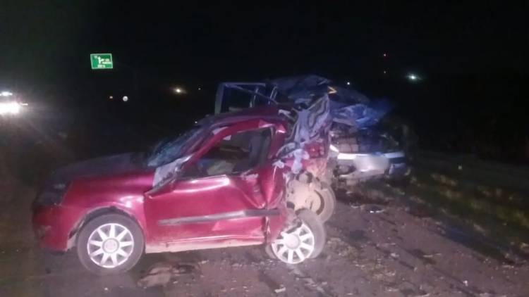 Tragedia en la Ruta 19: un hombre falleció y una mujer resultó gravemente herida tras un violento choque en Frontera