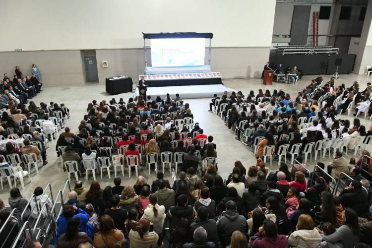 El municipio homenajeó a abanderados y escoltas con la Distinción Manuel Belgrano