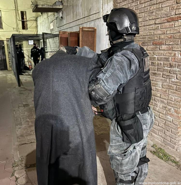 FPA cerró un punto de venta de drogas frente al Polideportivo Social de barrio Parque 