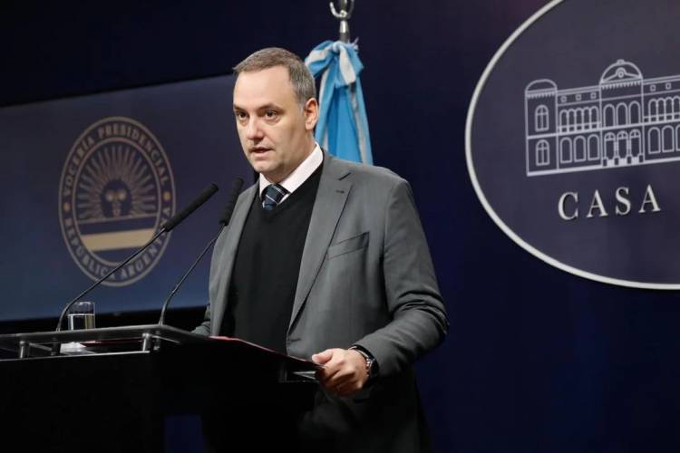El Gobierno anunció el inicio del proceso de privatización de AySA