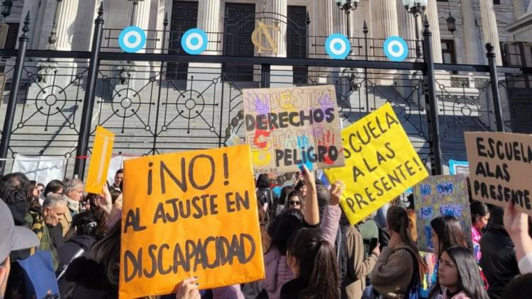 El Gobierno promulgará la ley de discapacidad, pero demorará su aplicación