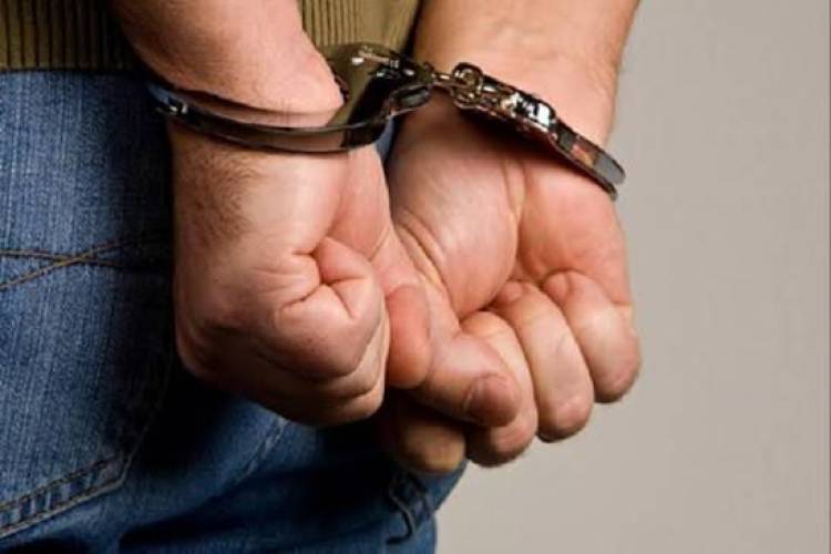Aprehendido en flagrancia cuando intentaba robar cables en barrio Iturraspe