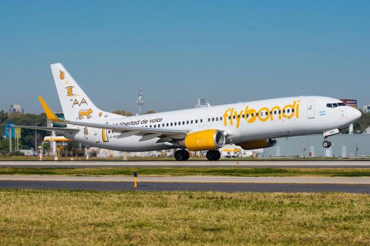 El Gobierno sancionó a Flybondi por cancelar vuelos sin aviso previo