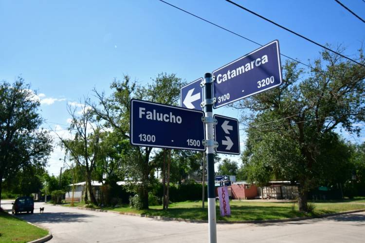 Modifican el sentido de circulación en un tramo de calle Catamarca