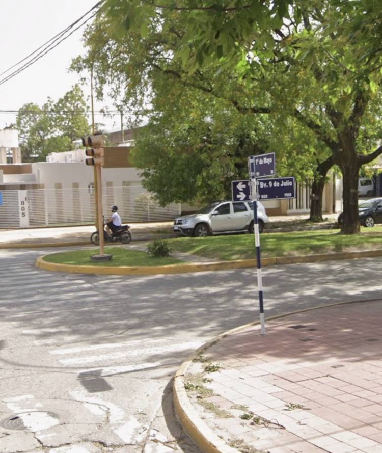 Camioneta embistió a madre e hijo de 9 meses y el conductor los trasladó al hospital para su atención 