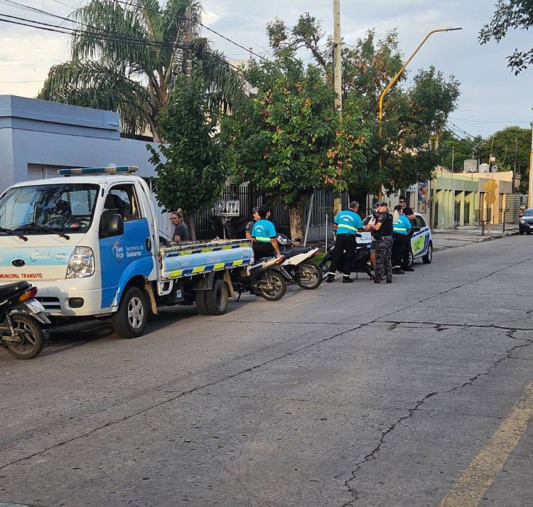 Operativo de control vehicular: 28 motocicletas retenidas en Echeverría y López y Planes