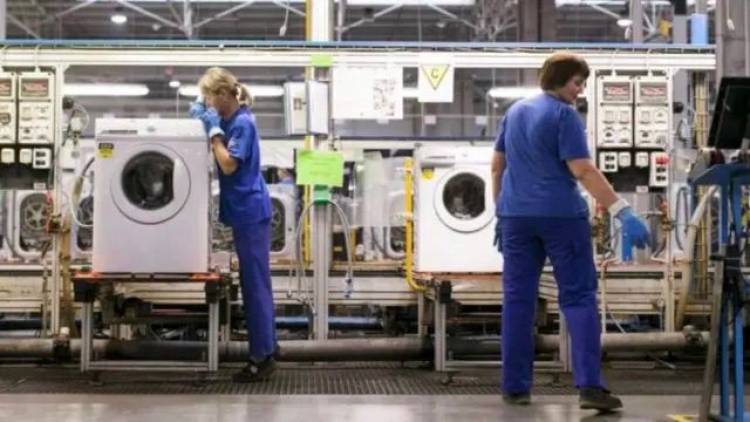 El gigante de los electrodomésticos "Electrolux" abrió retiros voluntarios ante despidos inminentes