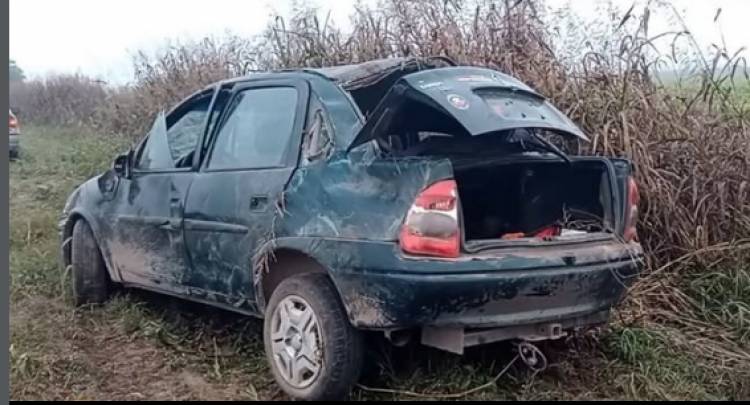 Accidente vehicular en zona rural de Brinkmann: tres menores fueron hospitalizados